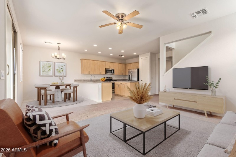 10-web-or-mls-Family room 1_1