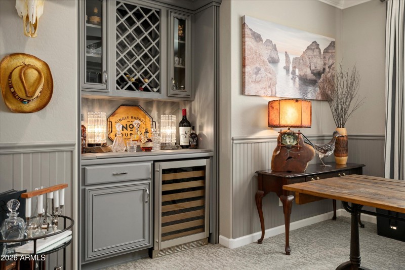 DRY BAR WITH BEVERAGE CHILLER