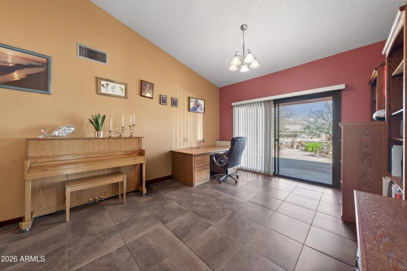 Interior - 4833 S Laguna Ave-10