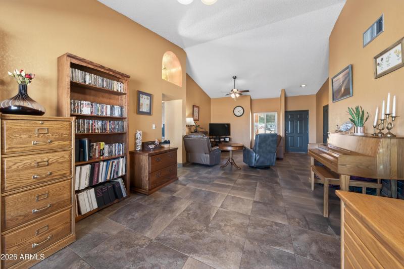 Interior - 4833 S Laguna Ave-11