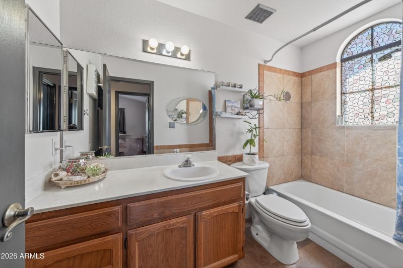 Interior - 4833 S Laguna Ave-22