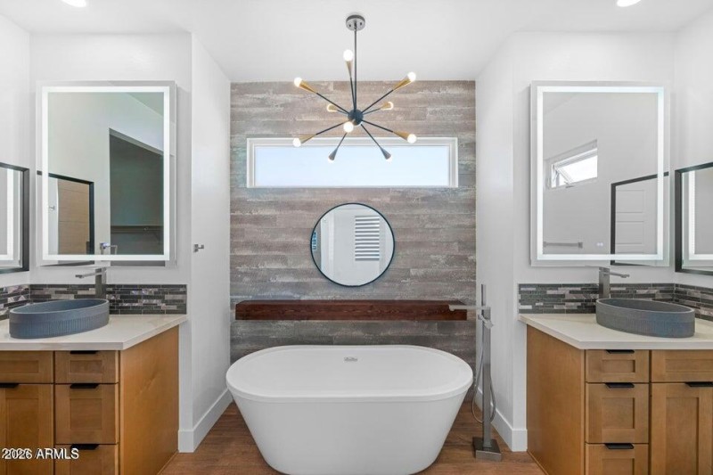 20251020231459518960000000-o