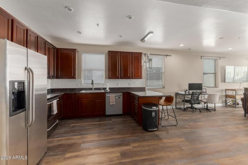 Kitchen / Dining Area