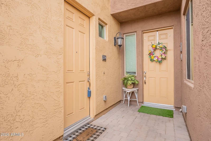 6-web-or-mls-Queen-6