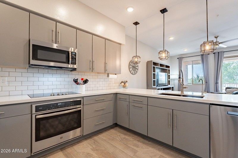 19-web-or-mls-Queen-19