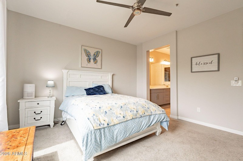 28-web-or-mls-Queen-28