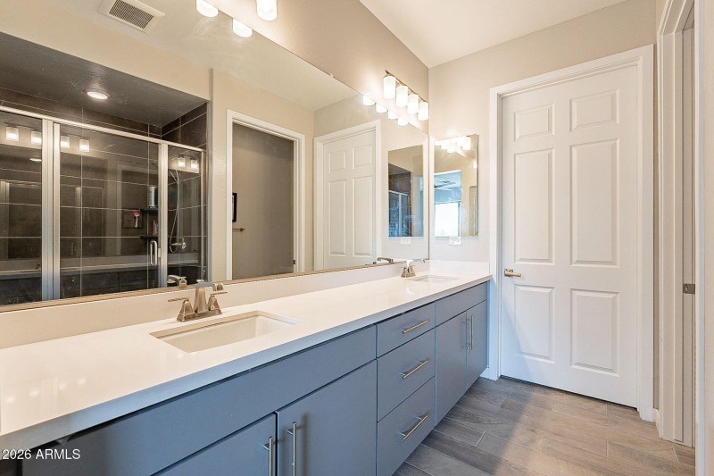 29-web-or-mls-Queen-29