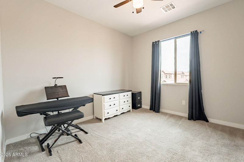 32-web-or-mls-Queen-32