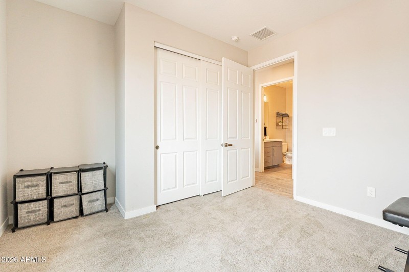 33-web-or-mls-Queen-33