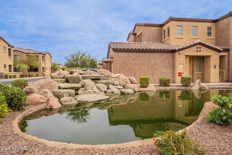 43-web-or-mls-Queen-43