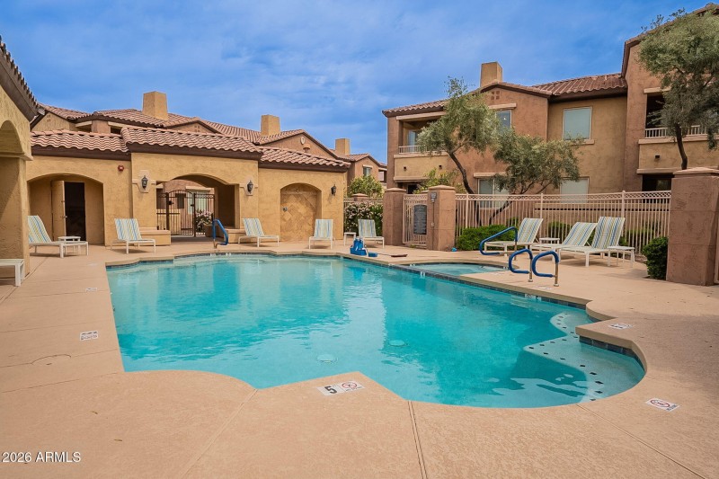 45-web-or-mls-Queen-45