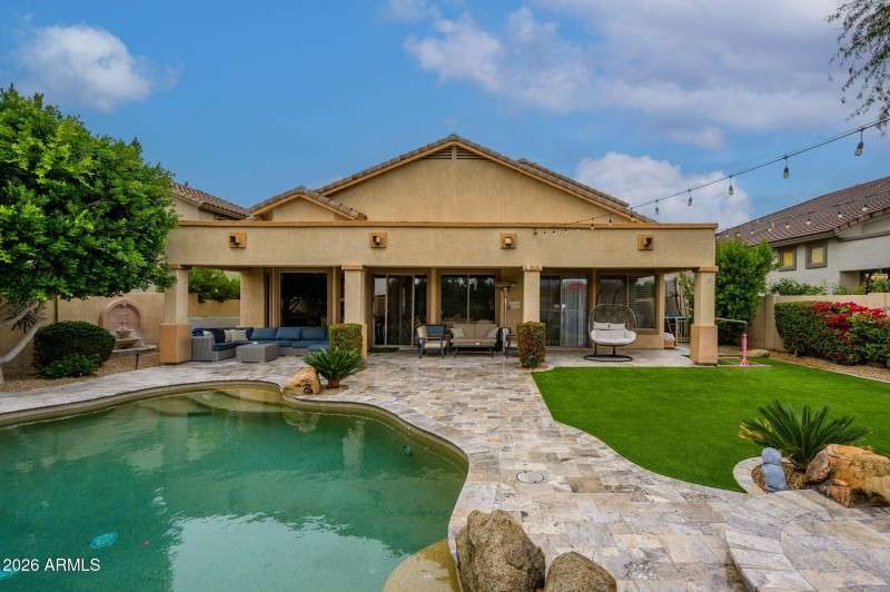 8-web-or-mls-Nestling-8