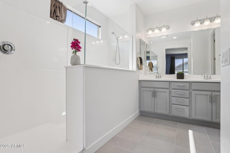 50-web-or-mls-E Via Del Sol-0506-040