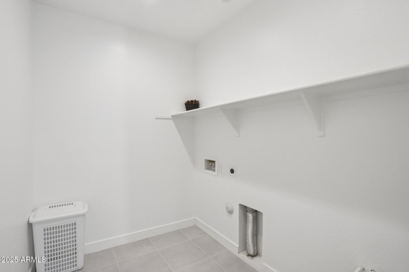 34-web-or-mls-E Via Del Sol-0506-028