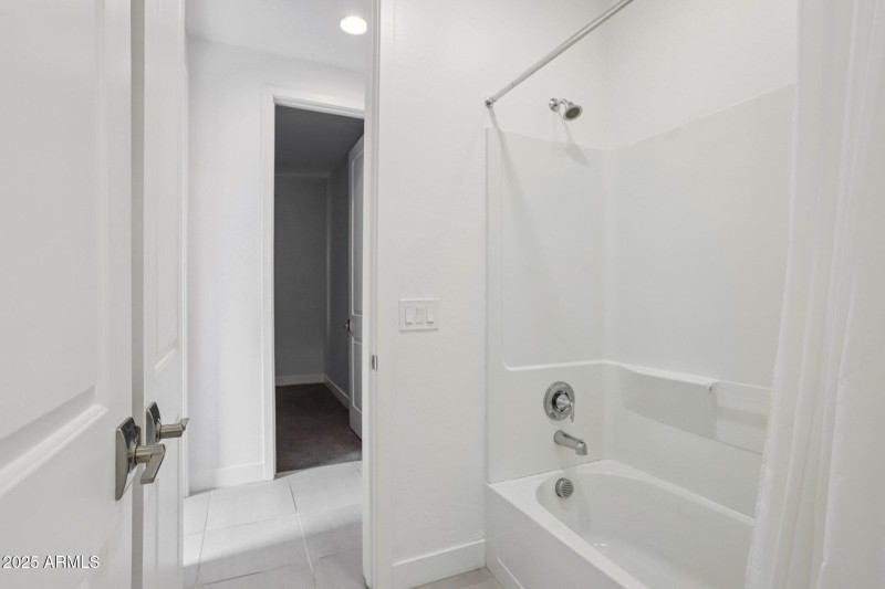 45-web-or-mls-E Via Del Sol-0506-035