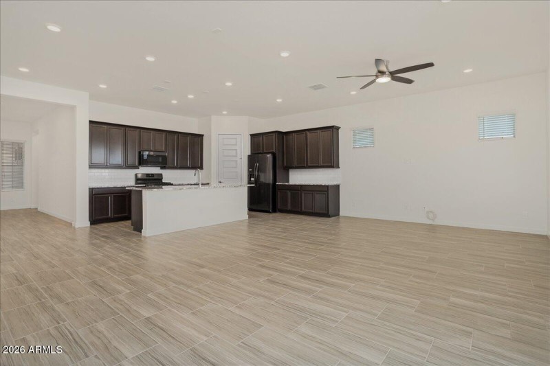 15-16786 West Cielo Grande Avenue 15