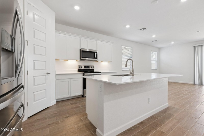 8-web-or-mls-17824-w-vogel-ave-lot-165-z