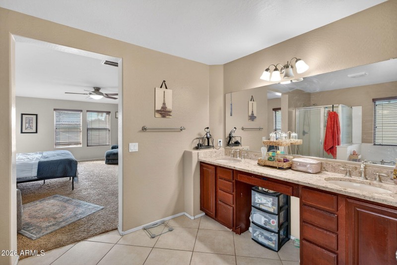 28-web-or-mls-24N Sandstone Way