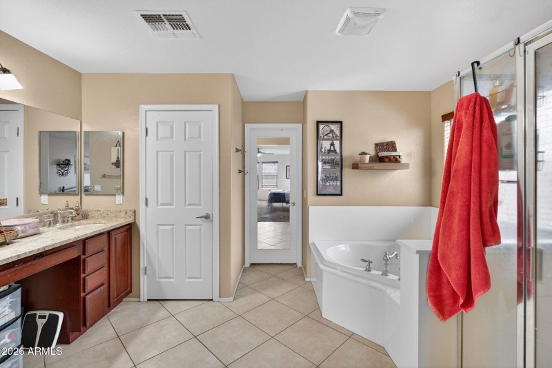 27-web-or-mls-23N Sandstone Way