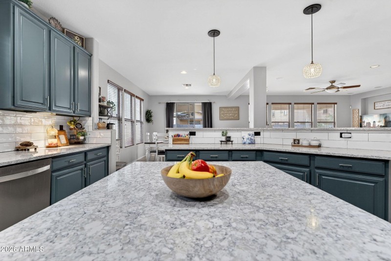 18-web-or-mls-41N Sandstone Way