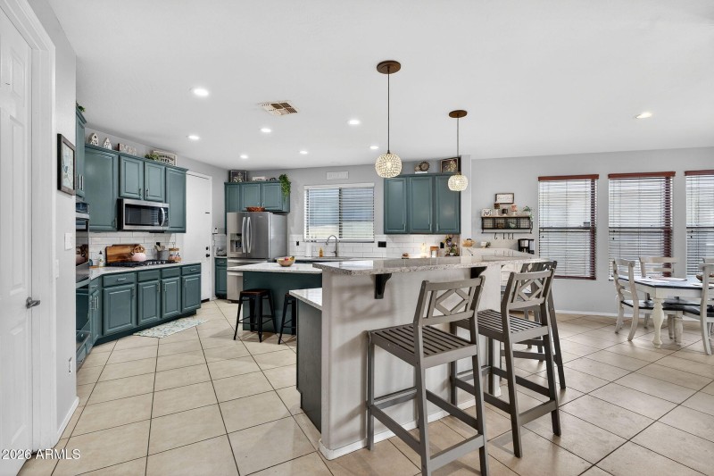 16-web-or-mls-38N Sandstone Way