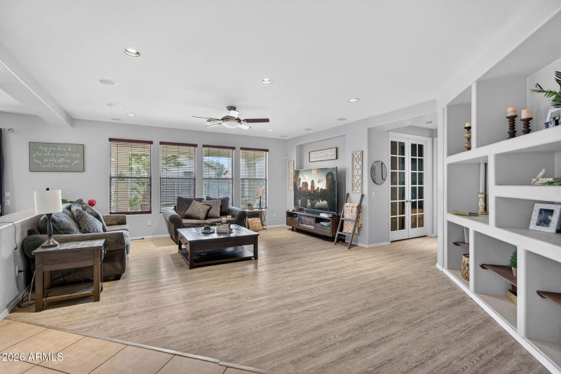 8-web-or-mls-46N Sandstone Way