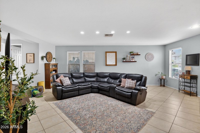 7-web-or-mls-55N Sandstone Way