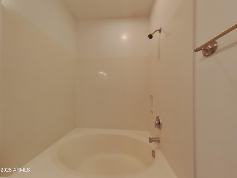 9_pc_4clELfXbYE_oXZswEwTBm_layout_0