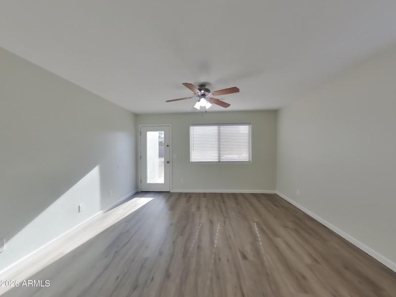 1_pc_NDMiHn92tv_rUXAEOezBb_other_room_3C