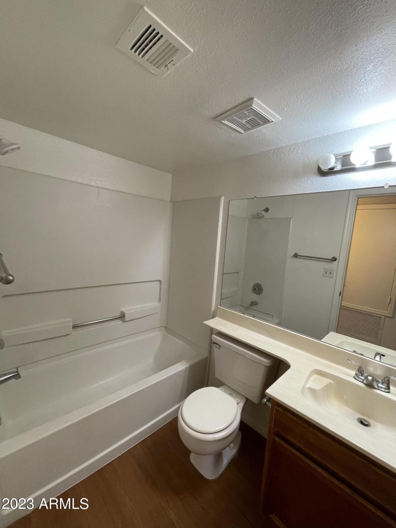 611CAAAA-4ABF-4AF2-A7F4-DF633595E42D