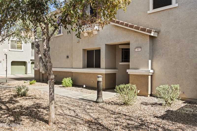 Landscaped Maintained by HOA