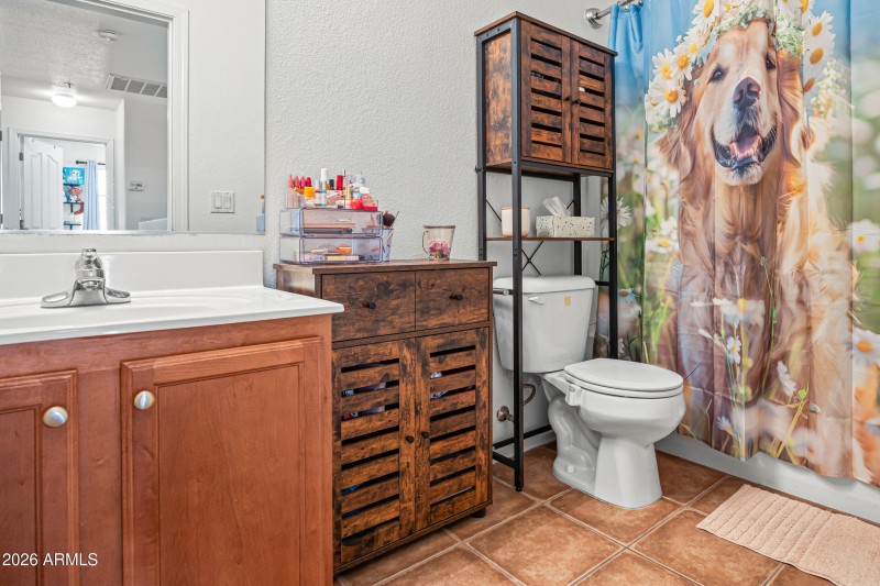 Upstairs Full Guest Bath