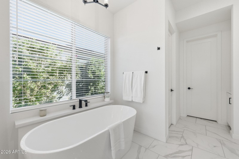 Separate Soaking Tub