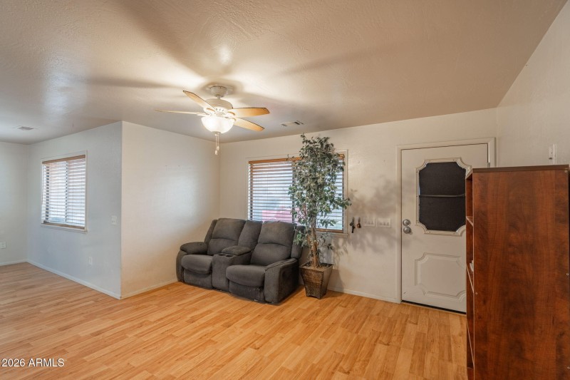 8-web-or-mls-263-s-11th-st