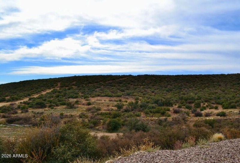 desert-mountain-views-skies