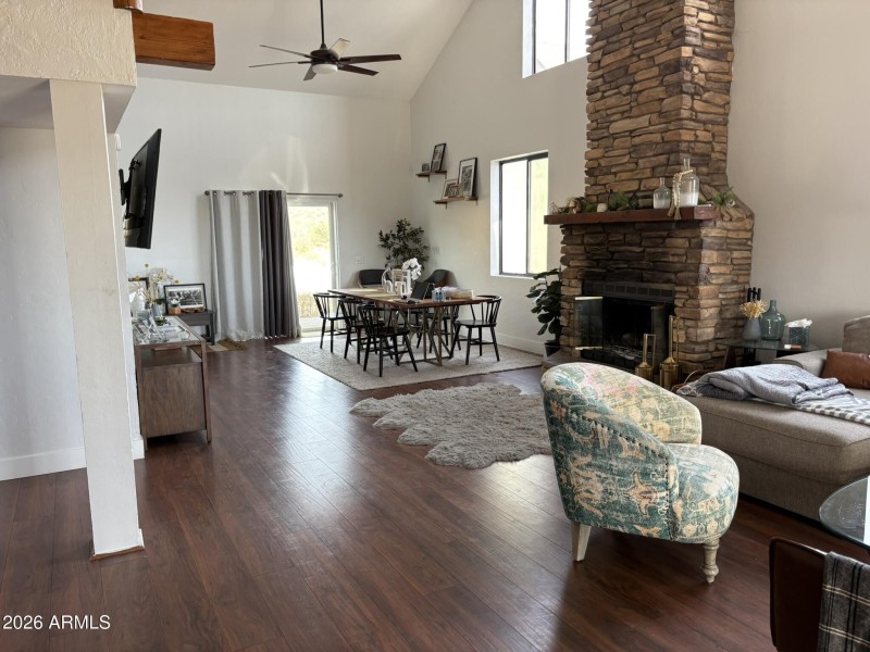 Spacious-open-concept-entrance