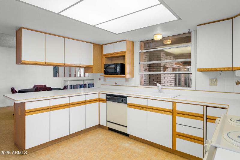 Interior - 1349 Cholla Cir-7