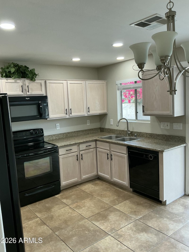 5FC5D360-5B3A-464B-B471-950E775EE3A0