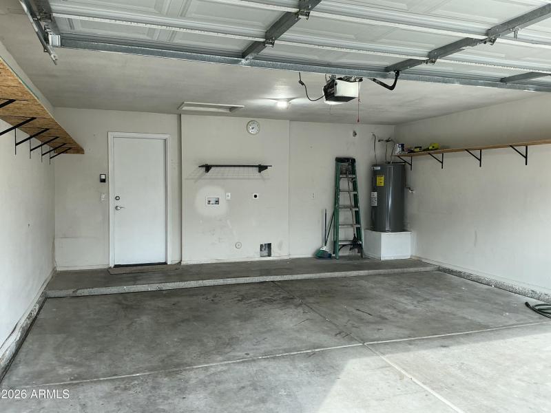 2BED87B1-02CA-4476-983B-3A2CE00594AC