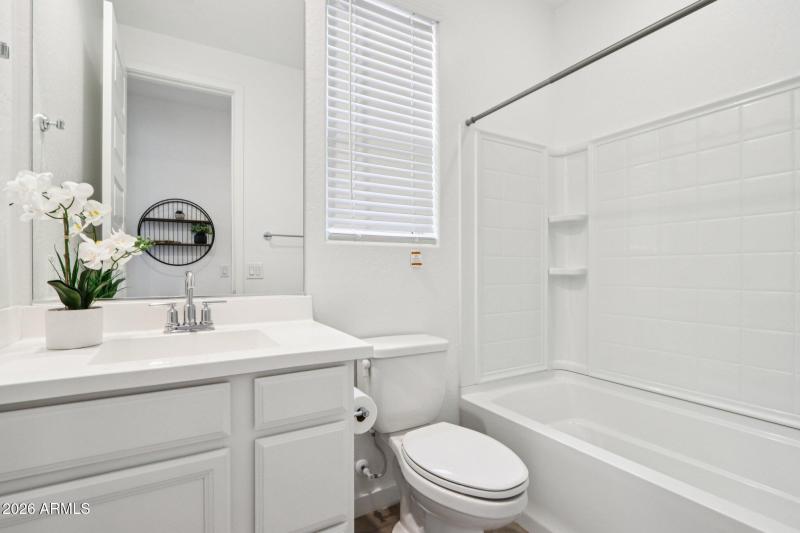 18-web-or-mls-W Cortez St-S1702-018