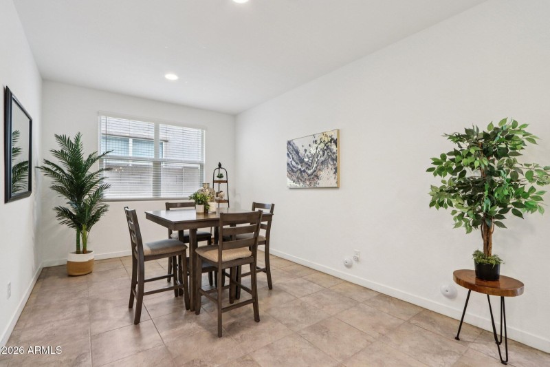 9-web-or-mls-W Cortez St-S1702-009