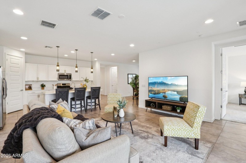 7-web-or-mls-W Cortez St-S1702-007