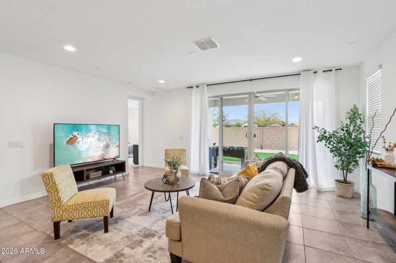 6-web-or-mls-W Cortez St-S1702-006