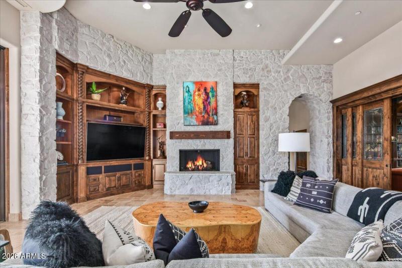 15-Living Room Details