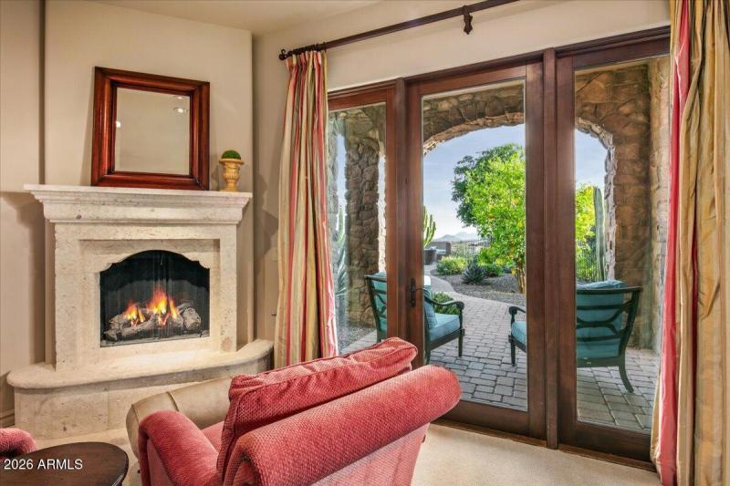 49-Guest Suite Sitting Area