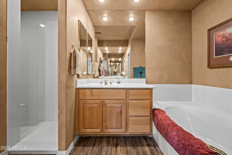 Snail shower, tub and double vanities