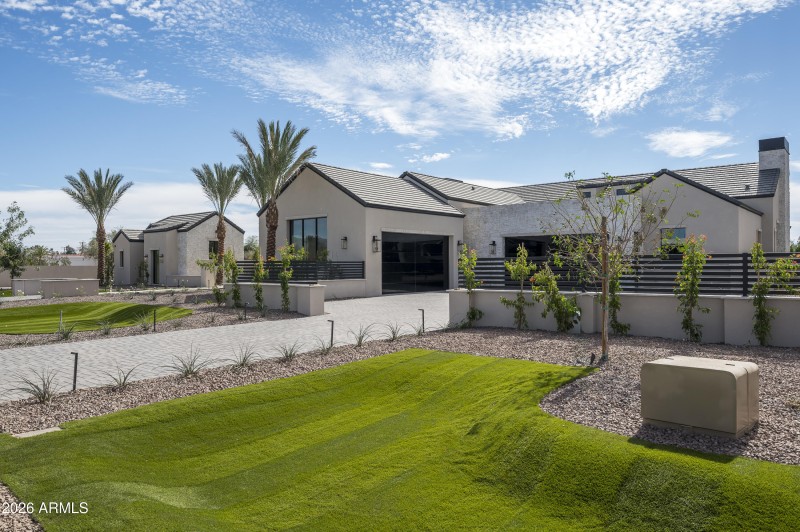 7031 E Paradise Drive-77