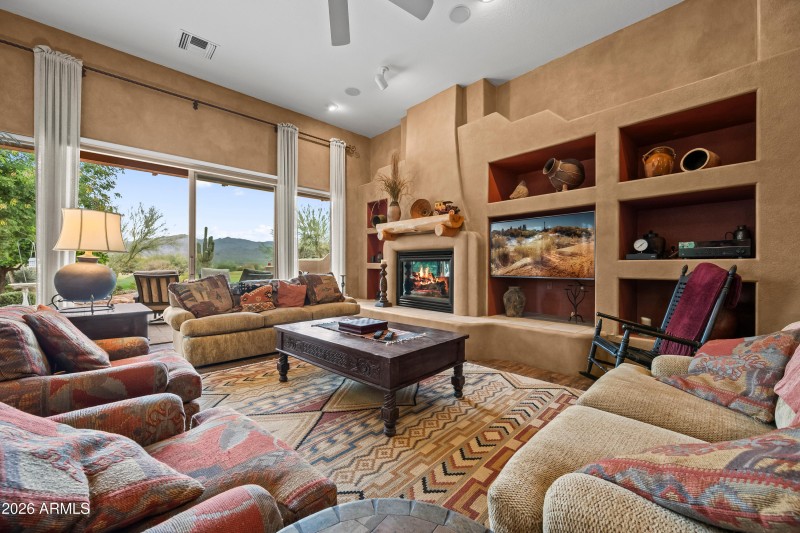 Frieplace and TV wall