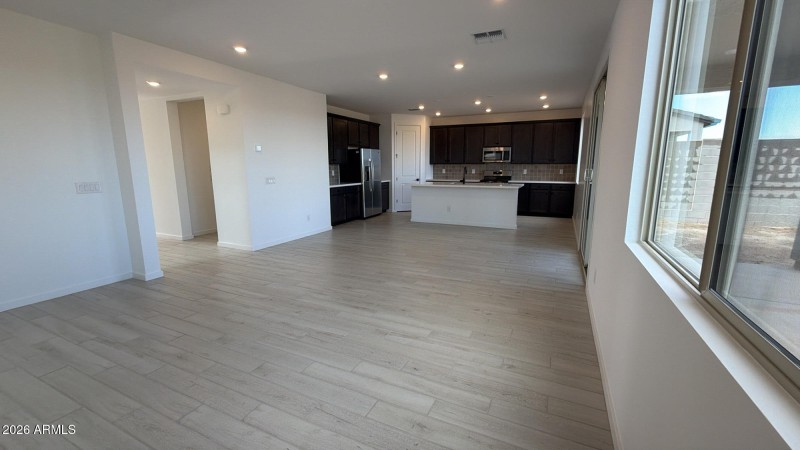 251D1CAF-7931-4E50-B30D-FF3545417619