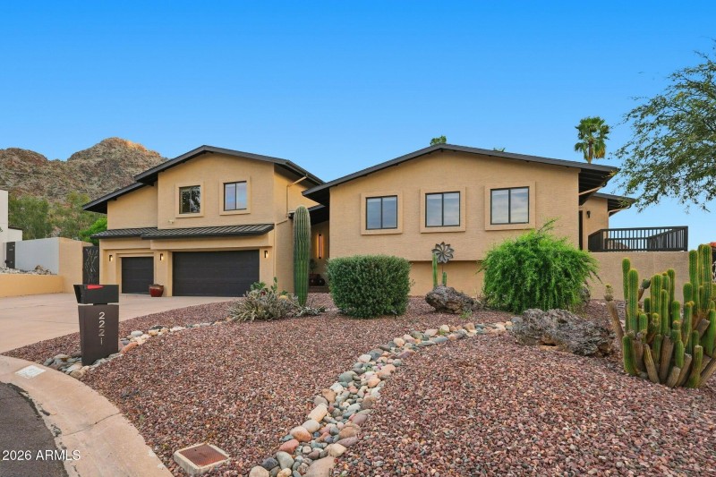 002_Exterior Front Garage